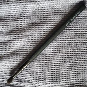 Laruce tapered blending brush